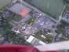 Boven een of ander vliegtuigmuseum